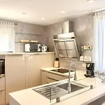 Villa Luxury With Sea View, Pool And Jacuzzi Near The In The Town Of Pula By Wiibuk
