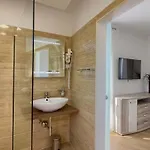 Luxury With Sea View, Pool And Jacuzzi Near The In The Town Of Pula By Wiibuk Pjescana Uvala