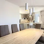 Villa Luxury With Sea View, Pool And Jacuzzi Near The In The Town Of Pula By Wiibuk *