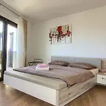 Luxury With Sea View, Pool And Jacuzzi Near The In The Town Of Pula By Wiibuk Villa *