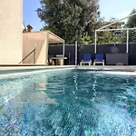 Luxury With Sea View, Pool And Jacuzzi Near The In The Town Of Pula By Wiibuk