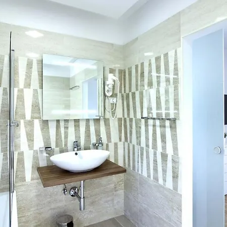 Luxury With Sea View, Pool And Jacuzzi Near The In The Town Of Pula By Wiibuk Villa Pjescana Uvala