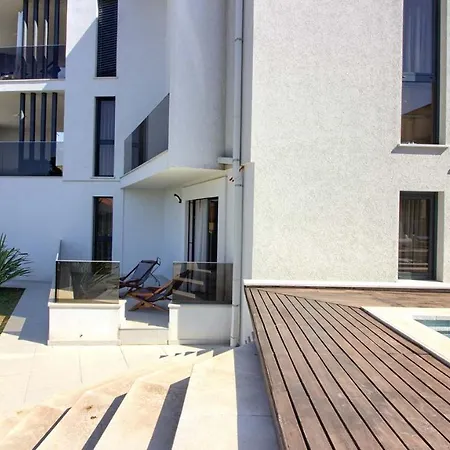 Luxury With Sea View, Pool And Jacuzzi Near The In The Town Of Pula By Wiibuk