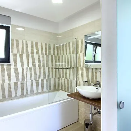 Luxury With Sea View, Pool And Jacuzzi Near The In The Town Of Pula By Wiibuk Villa Pjescana Uvala