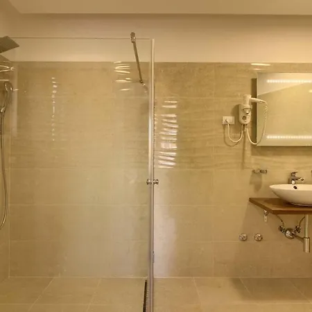 Luxury With Sea View, Pool And Jacuzzi Near The In The Town Of Pula By Wiibuk Villa