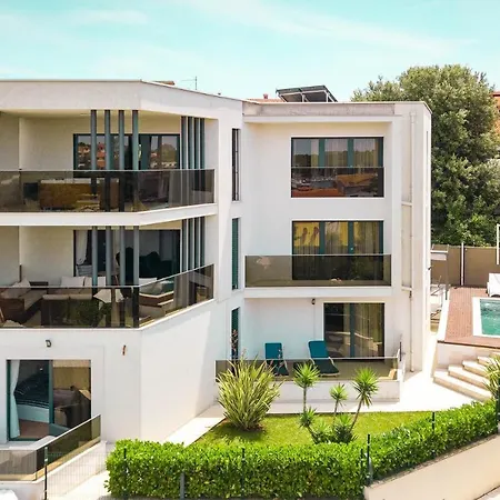 Luxury With Sea View, Pool And Jacuzzi Near The In The Town Of Pula By Wiibuk Villa