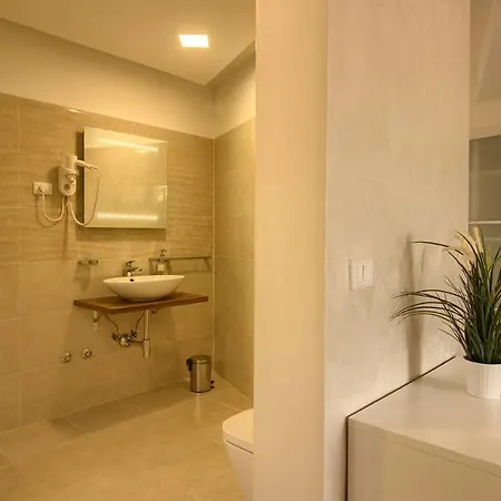 Luxury With Sea View, Pool And Jacuzzi Near The In The Town Of Pula By Wiibuk *