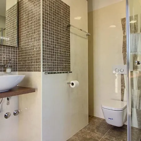 Luxury With Sea View, Pool And Jacuzzi Near The In The Town Of Pula By Wiibuk