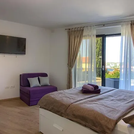 Villa Luxury With Sea View, Pool And Jacuzzi Near The In The Town Of Pula By Wiibuk