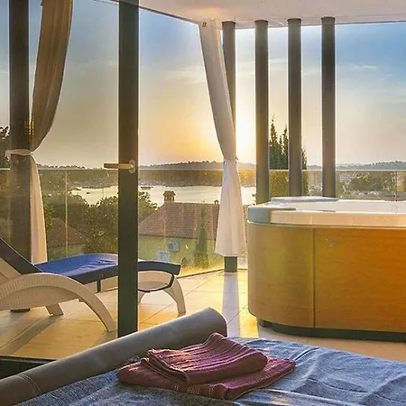 Luxury With Sea View, Pool And Jacuzzi Near The In The Town Of Pula By Wiibuk Villa Pjescana Uvala