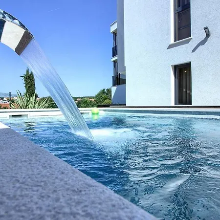 Villa Luxury With Sea View, Pool And Jacuzzi Near The In The Town Of Pula By Wiibuk