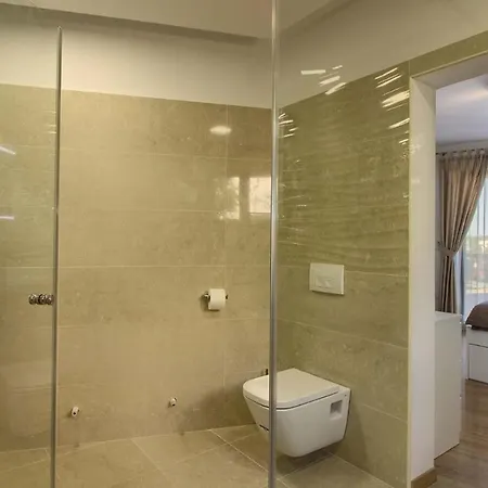 Luxury With Sea View, Pool And Jacuzzi Near The In The Town Of Pula By Wiibuk * Pjescana Uvala