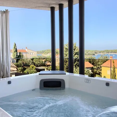 Villa Luxury With Sea View, Pool And Jacuzzi Near The In The Town Of Pula By Wiibuk